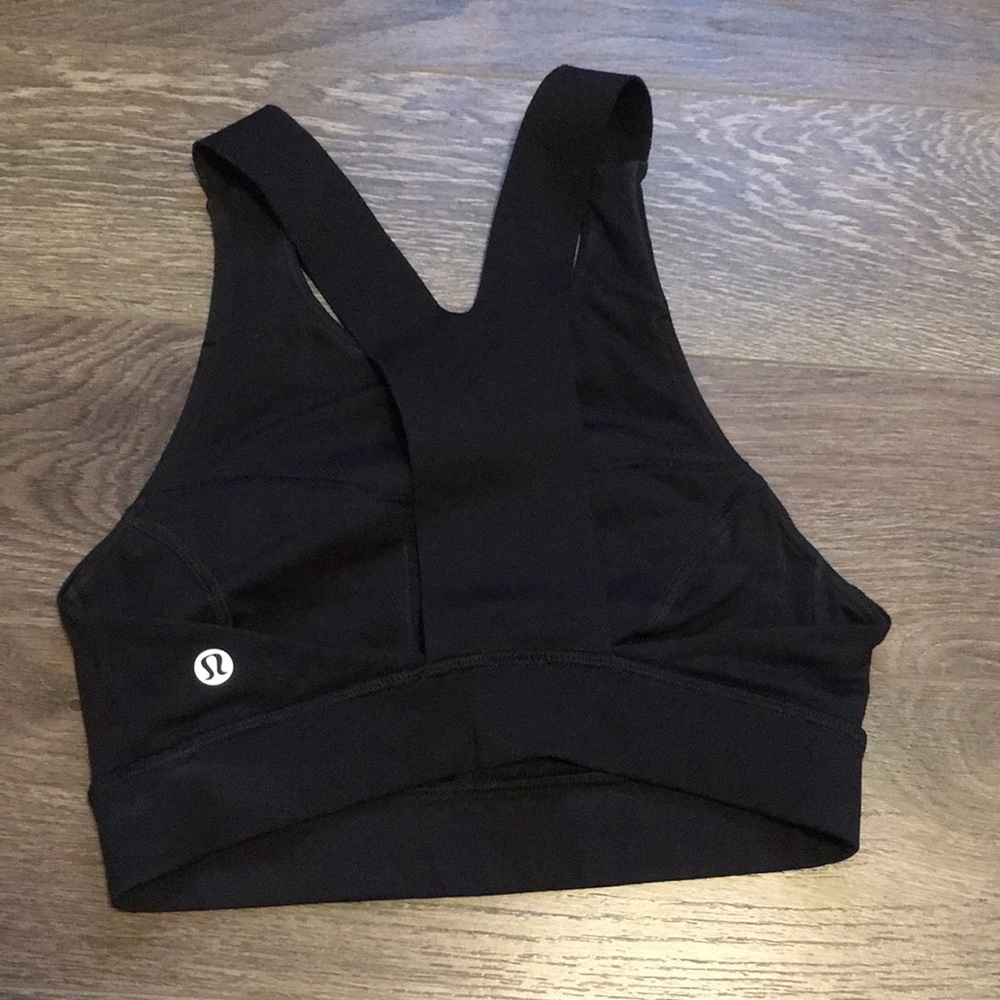 black lululemon bra (worn once)